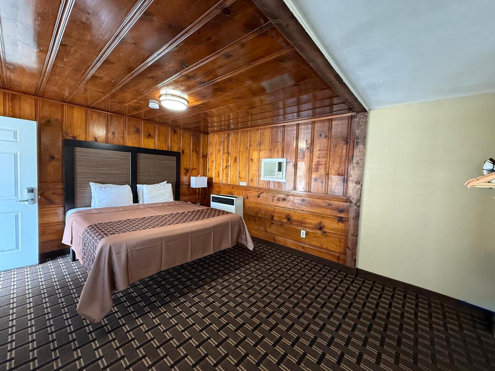 Pinewood Inn South Lake Tahoe Exterior photo